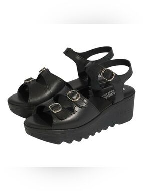 Women's Black Platform Sandals with Buckle Straps